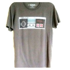 Nintendo entertainment systems t-shirts sz medium